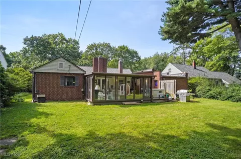 Exterior - 2829 Lee Rd, Silver Lake, OH 44224 photo 5 of 8