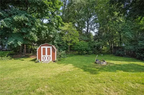 Exterior - 2829 Lee Rd, Silver Lake, OH 44224 photo 3 of 8