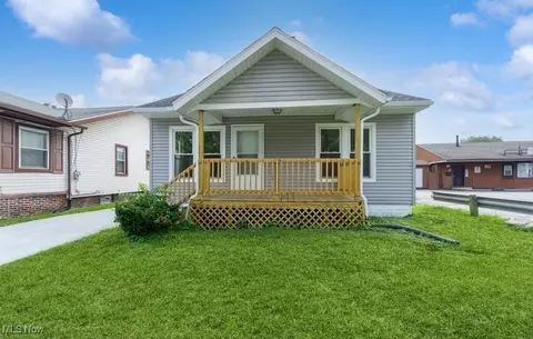 2510 Harrisburg Rd NE, Canton, OH 44705