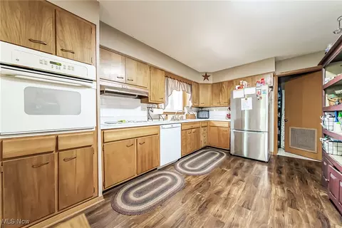 112 Wesleyan Ct, Elyria, OH 44035 photo 8