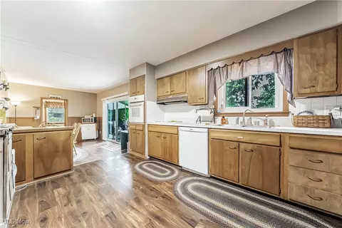 112 Wesleyan Ct, Elyria, OH 44035 photo 7