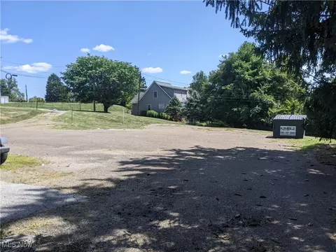 244 W Main St #REAR, Saint Clairsville, OH 43950
