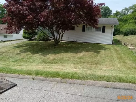 141 Hutchinson Dr, Saint Clairsville, OH 43950