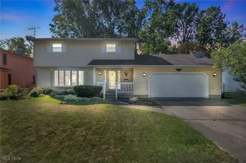 1319 Douglas Ct, Lorain, OH 44053