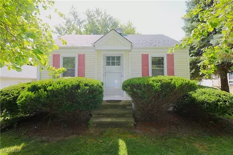 610 W Strub Rd, Sandusky, OH 44870