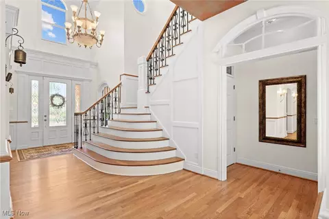 Entry Way - 7232 Castle Pine Dr, Solon, OH 44139 photo 2 of 4