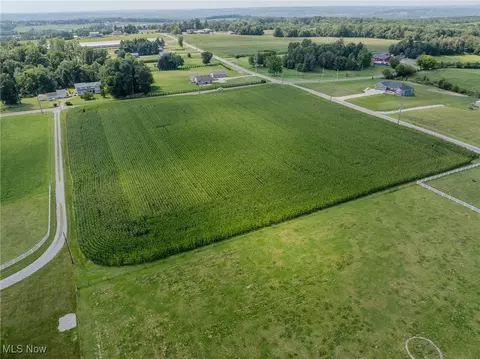 E Moreland Road, Fredericksburg, OH 44627