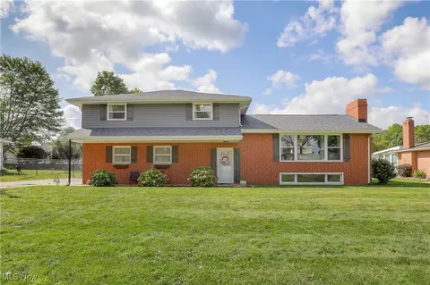 1516 Edmar St, Louisville, OH 44641
