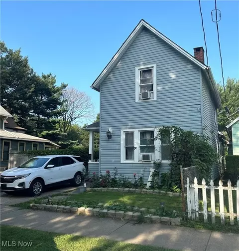 1817 W 52nd St, Cleveland, OH 44102