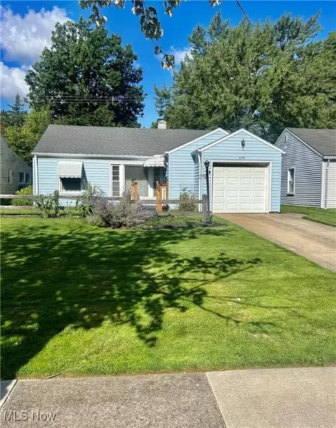 1218 Eastwood Ave, Mayfield Heights, OH 44124