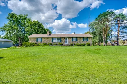 3145 Mckimm Ave, Louisville, OH 44641