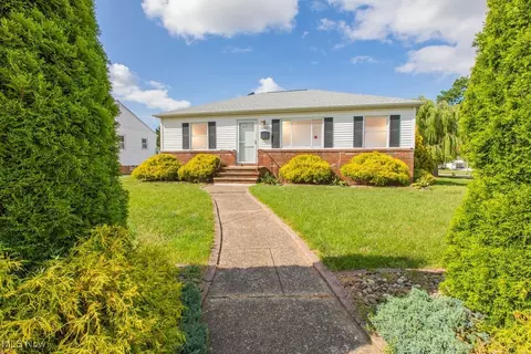 10460 Richard Dr, Cleveland, OH 44130