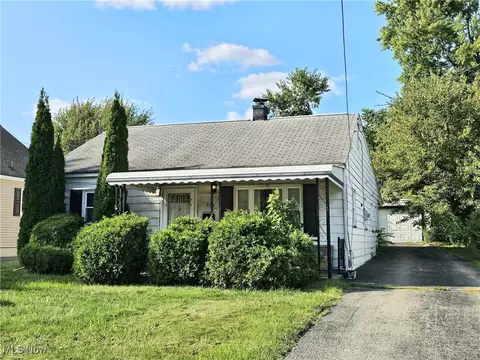 866 E Florida Ave, Youngstown, OH 44502