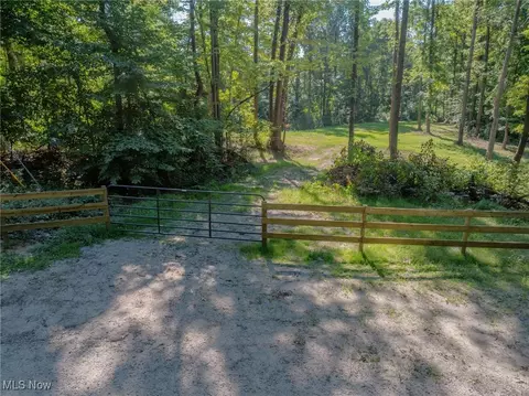 Granger Hill Rd, Zanesville, OH 43701