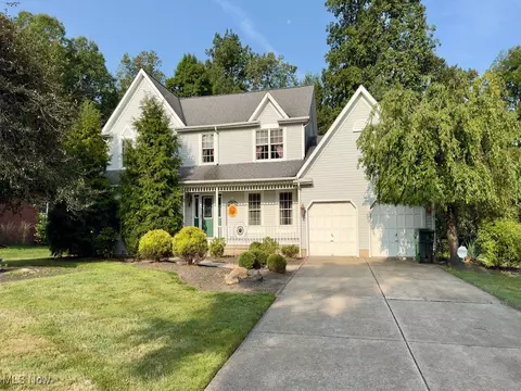454 Lassiter Dr, Highland Heights, OH 44143