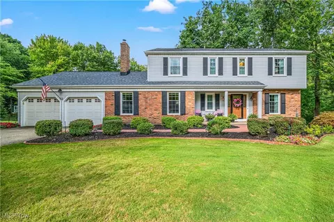 9730 Ridgeview Trl, Concord, OH 44060