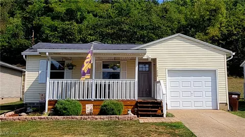 1628 Hill St, Belpre, OH 45714