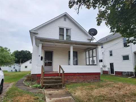 160 5th St NE, Carrollton, OH 44615