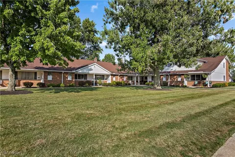 25520 Clubside Dr #7, North Olmsted, OH 44070