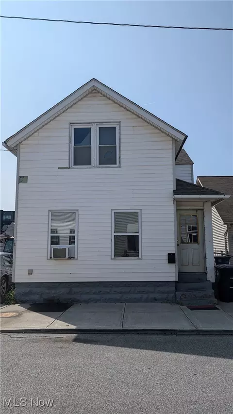 1238 W 69th St, Cleveland, OH 44102