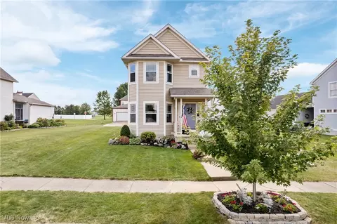 5239 Frederick St, Barberton, OH 44203