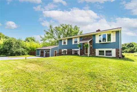 22029 N Benton Rd W, North Benton, OH 44449