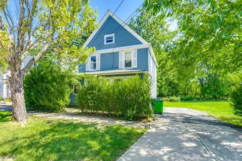 36 Leonard St, Bedford, OH 44146