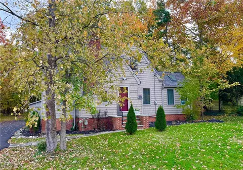 515 Richmond Rd, Richmond Heights, OH 44143