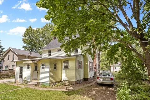 18071-18073 Derr Ave, Beloit, OH 44609 photo 2