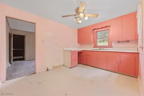 18071-18073 Derr Ave, Beloit, OH 44609 photo 12