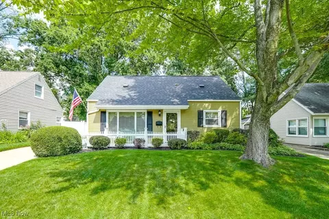 1125 Myrtle Ave, Cuyahoga Falls, OH 44221
