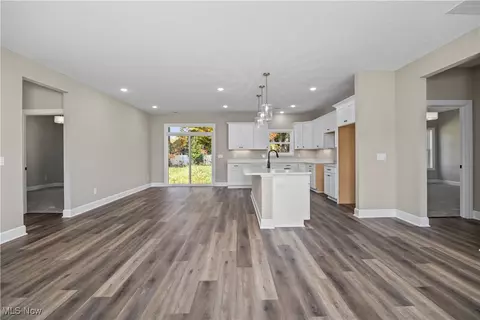 40094 Ryan Ct, Elyria, OH 44035 photo 10