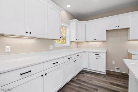 40094 Ryan Ct, Elyria, OH 44035 photo 5