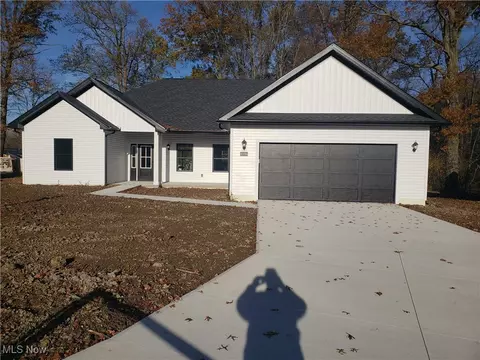 40094 Ryan Ct, Elyria, OH 44035