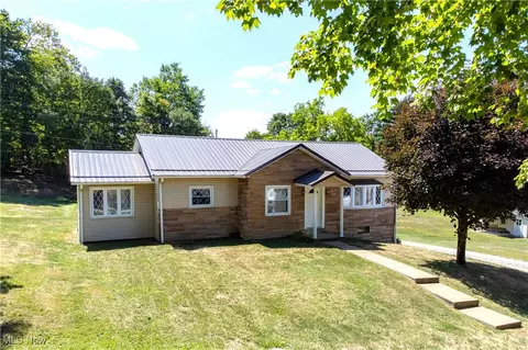 53170 Farmington Rd, Bridgeport, OH 43912