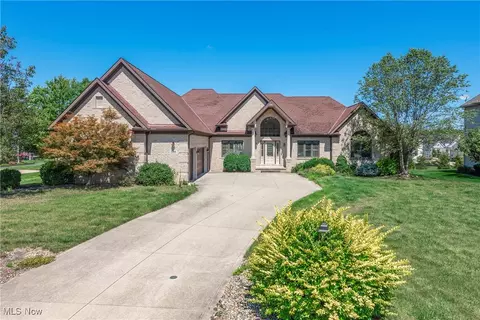 5468 Hedgebrook Dr, North Royalton, OH 44133