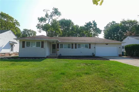 6469 Fernhurst, Parma Heights, OH 44130