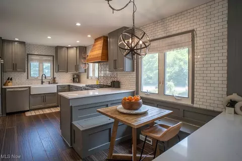 Kitchen - 8283 Montello Rd, Independence, OH 44131 photo 3 of 4