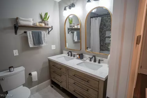Bath - 8283 Montello Rd, Independence, OH 44131 photo 2 of 3