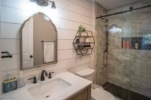 Bath - 8283 Montello Rd, Independence, OH 44131 photo 1 of 3
