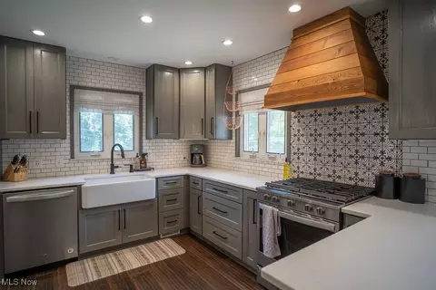 Kitchen - 8283 Montello Rd, Independence, OH 44131 photo 2 of 4