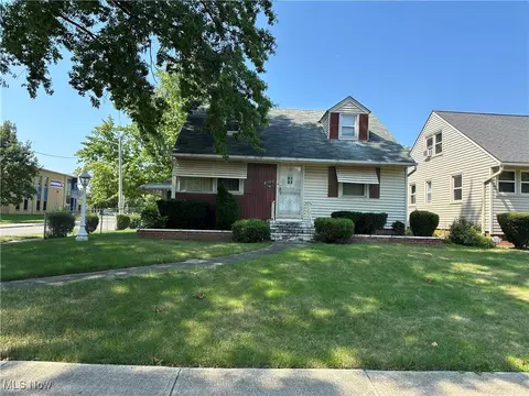 3830 Jo Ann Dr, Cleveland, OH 44122