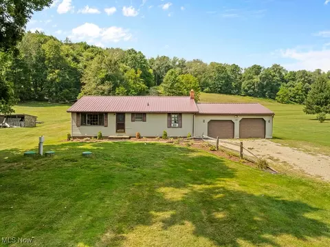 10003 Malibu Rd NE, Minerva, OH 44657
