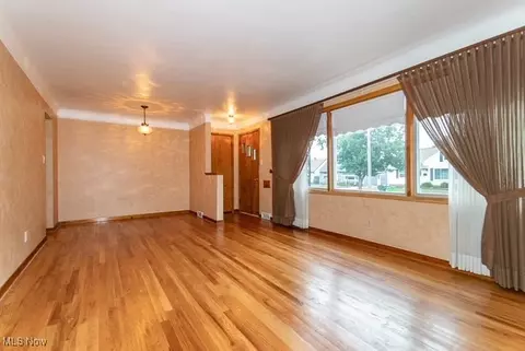 1644 Empire Rd, Wickliffe, OH 44092 photo 3