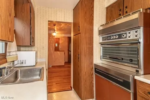 1644 Empire Rd, Wickliffe, OH 44092 photo 10