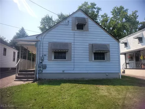 487 Garfield St, Struthers, OH 44471 photo 1