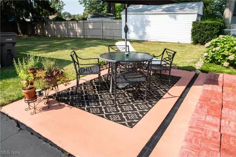 Exterior - 1665 Everett Ave, Poland, OH 44514 photo 3 of 5