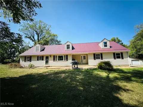 5765 Cambridge Rd, New Concord, OH 43762