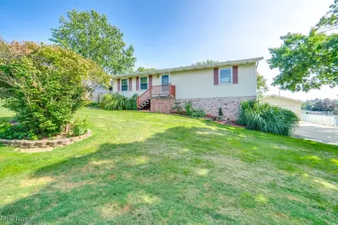 8156 Glenburn St NW, North Canton, OH 44720