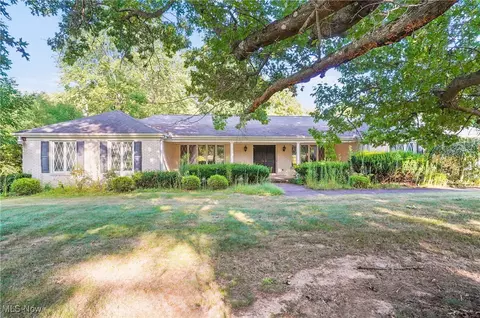 6085 Tippecanoe Rd, Canfield, OH 44406